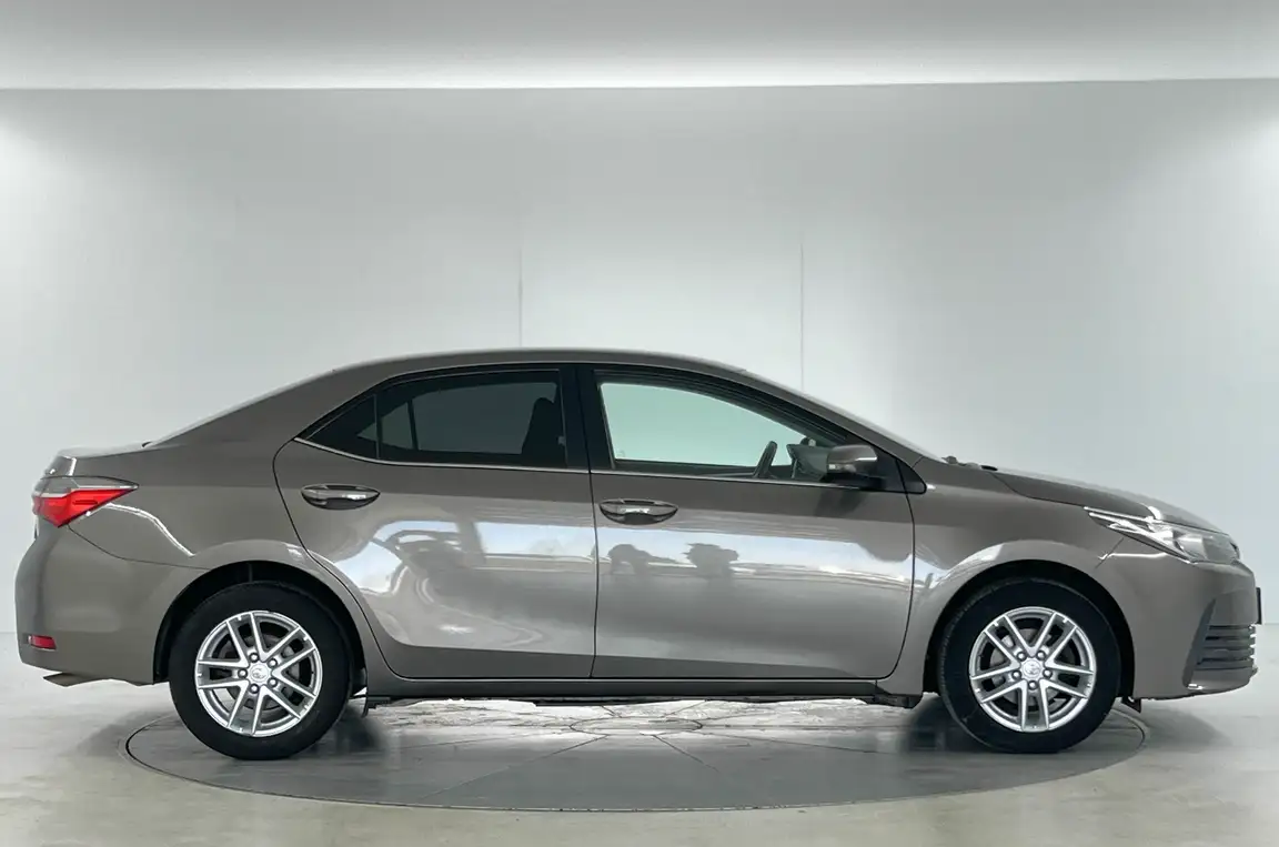 TOYOTA COROLLA