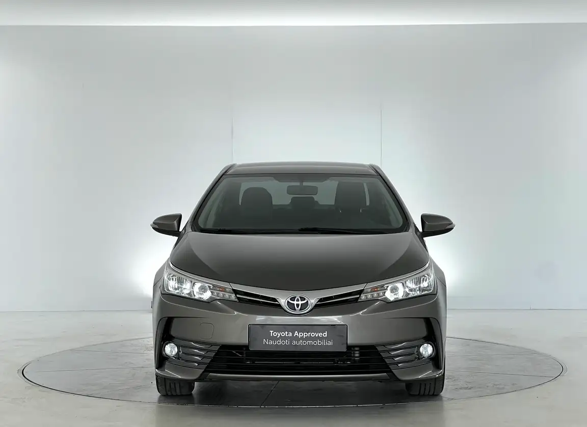 TOYOTA COROLLA