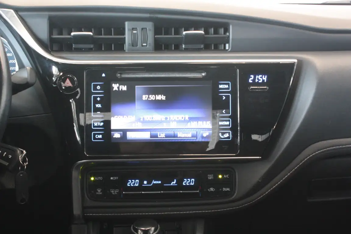 TOYOTA COROLLA