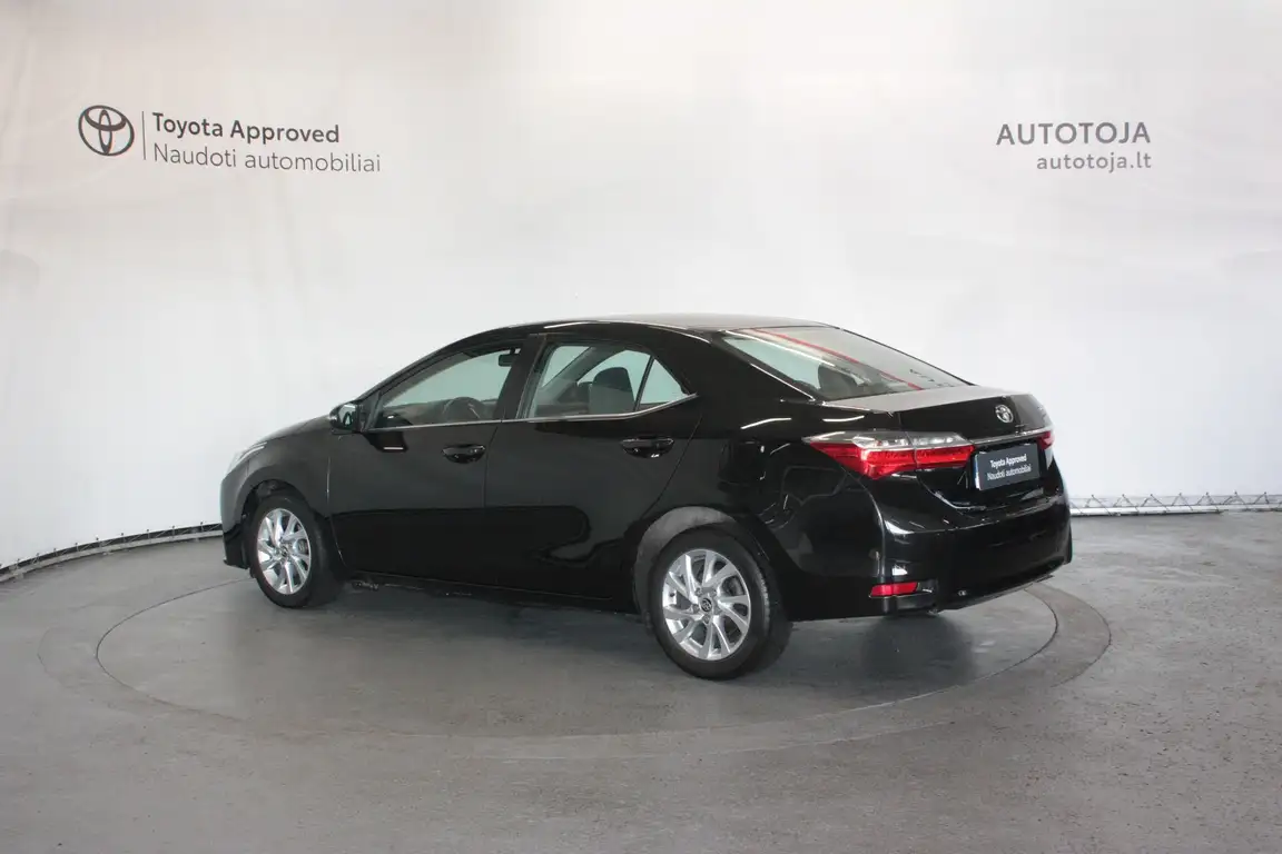 TOYOTA COROLLA