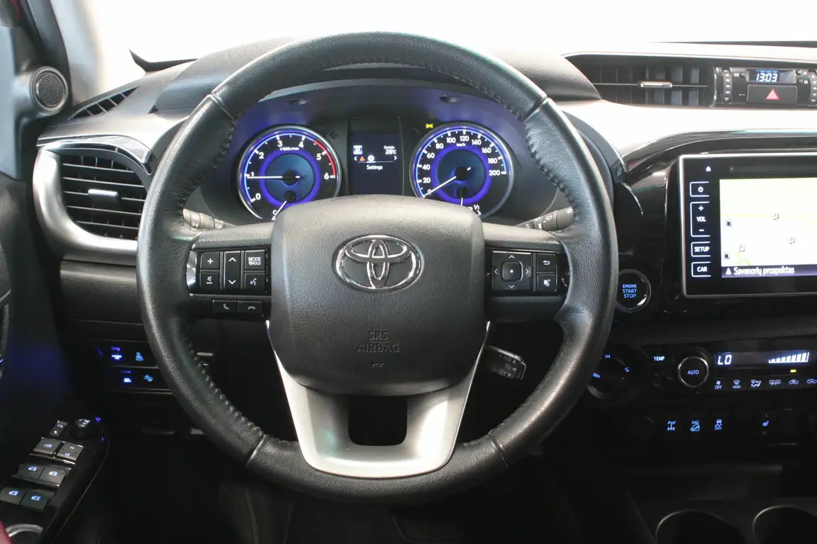 TOYOTA HILUX