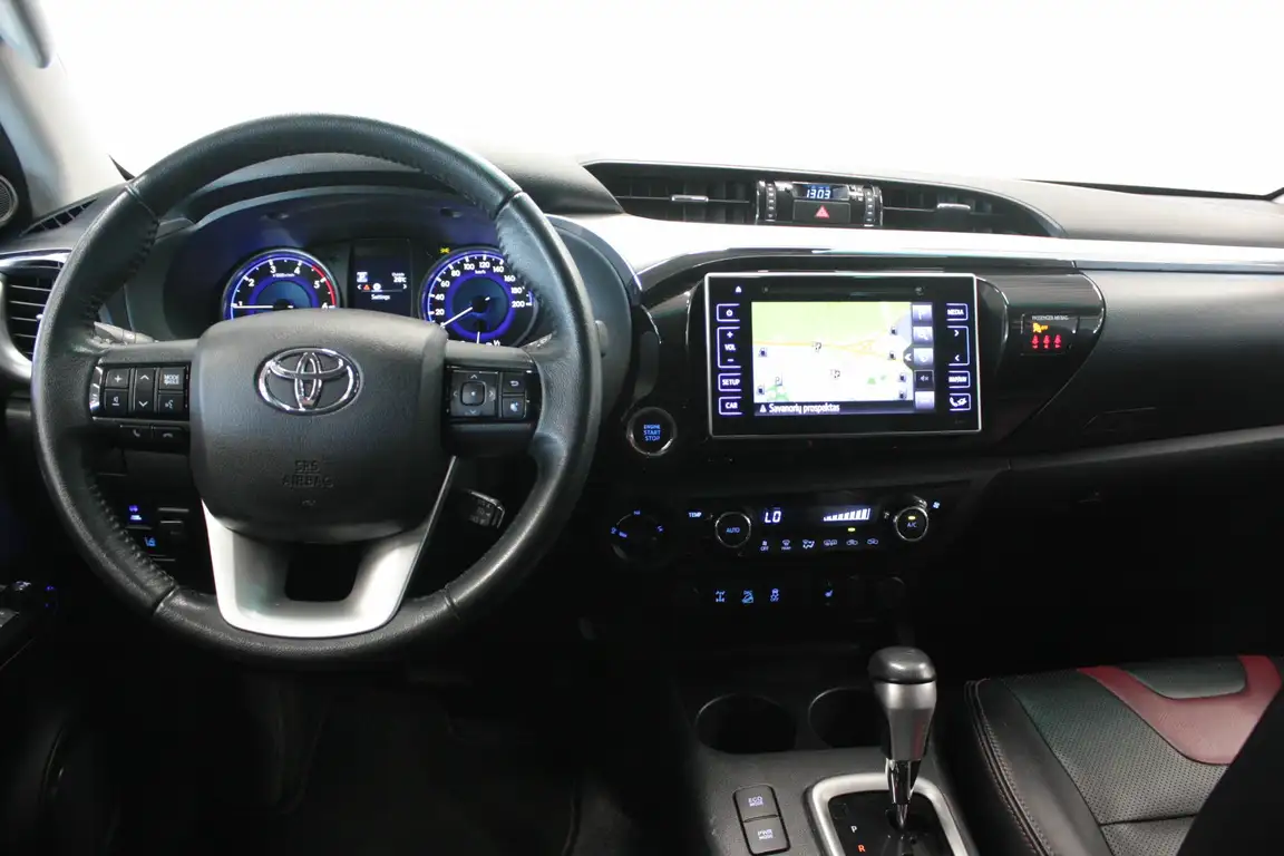 TOYOTA HILUX