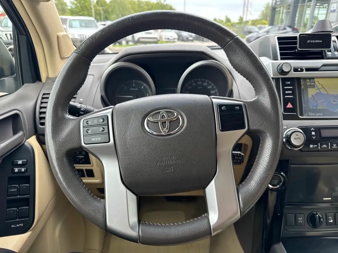 TOYOTA LAND CRUISER