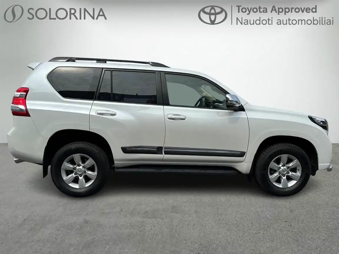 TOYOTA LAND CRUISER