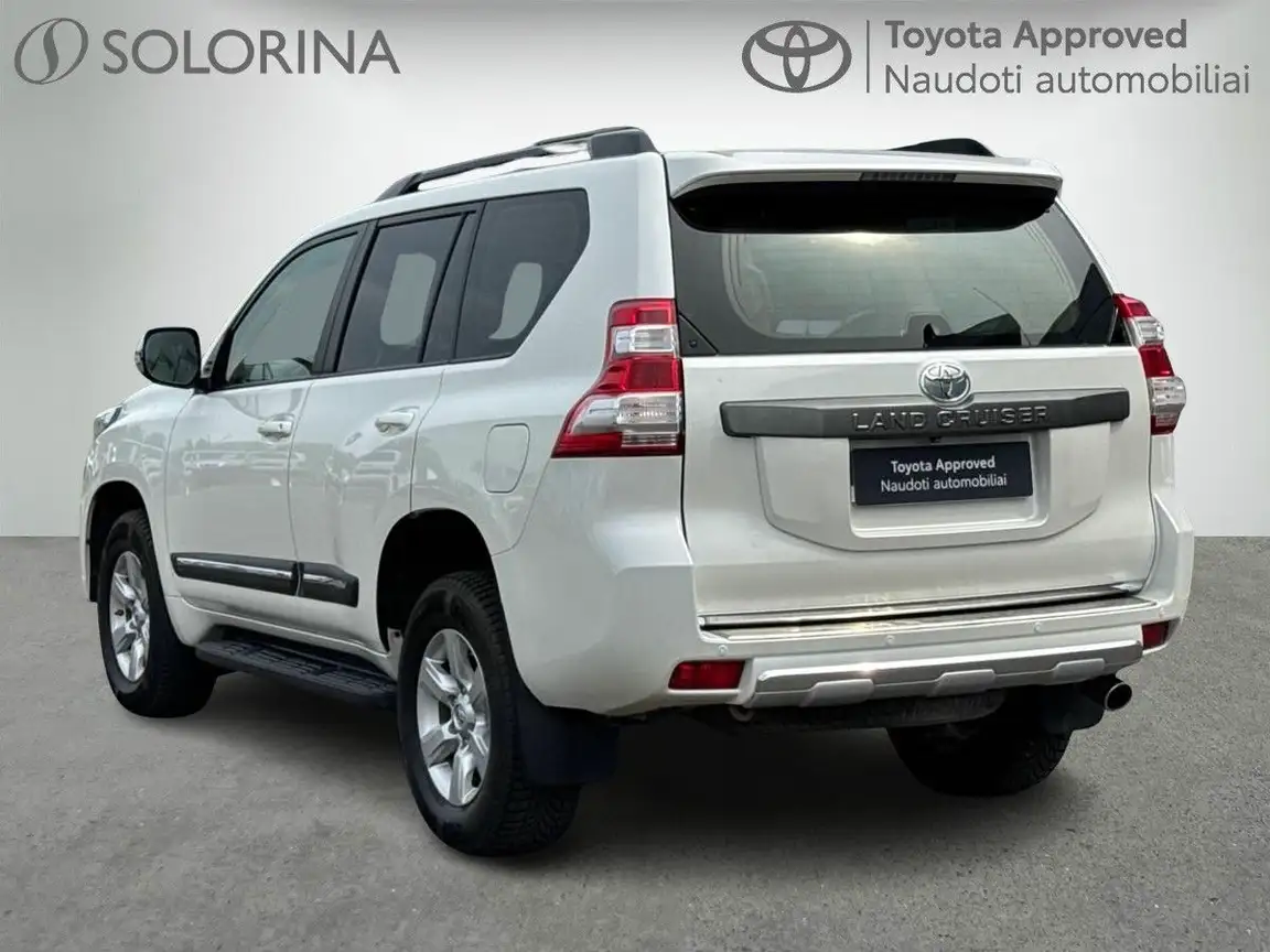 TOYOTA LAND CRUISER