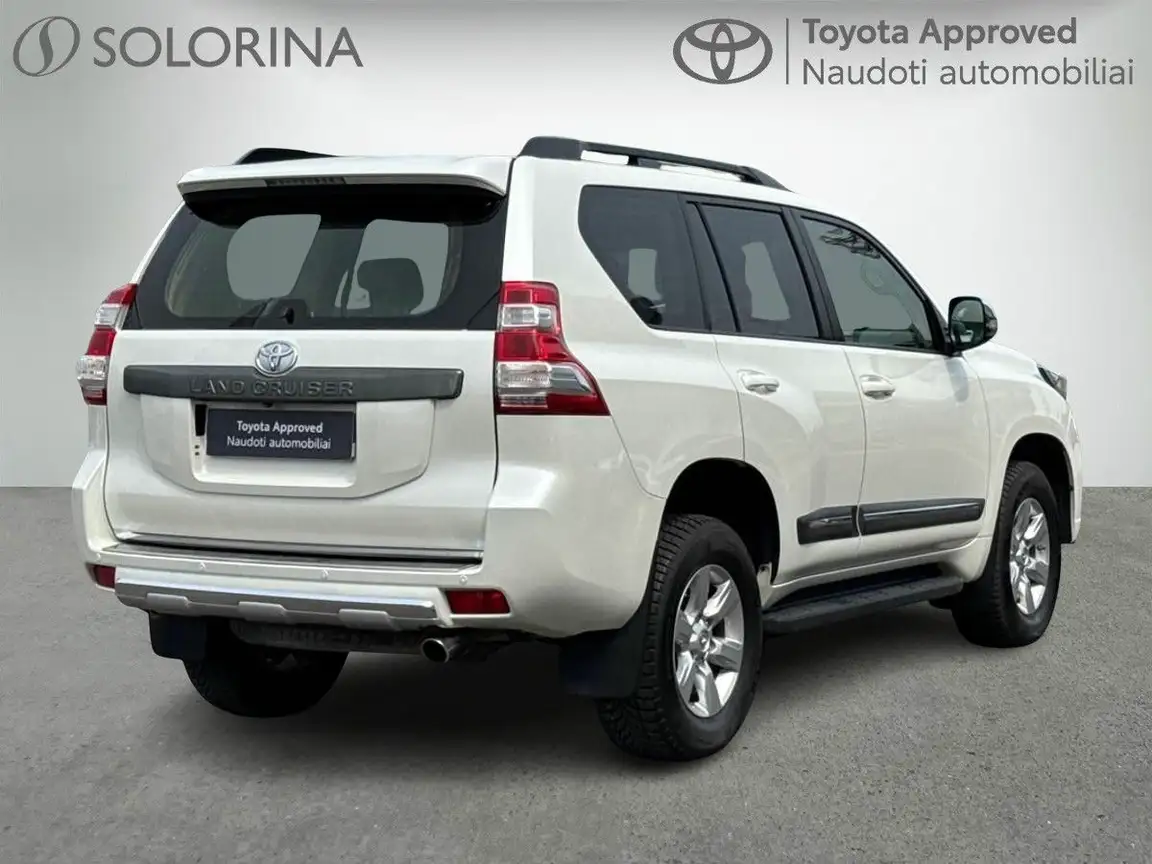 TOYOTA LAND CRUISER
