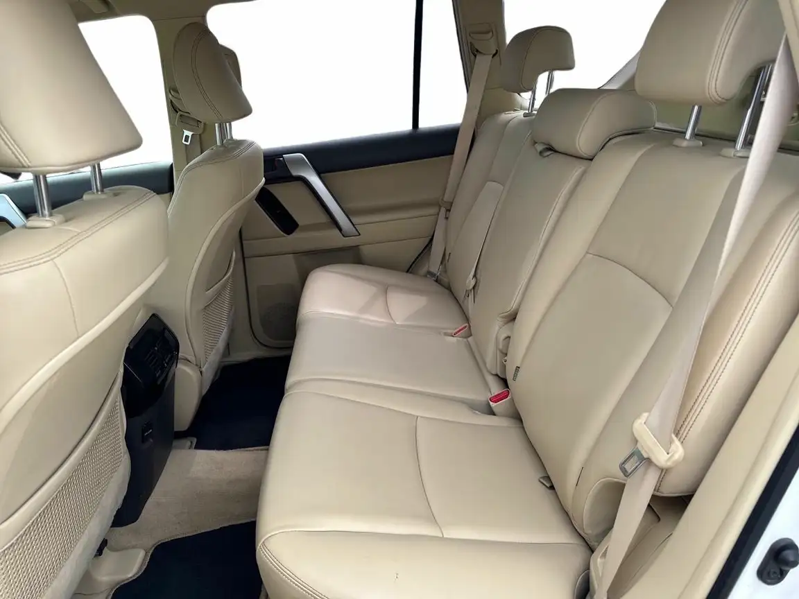 TOYOTA LAND CRUISER