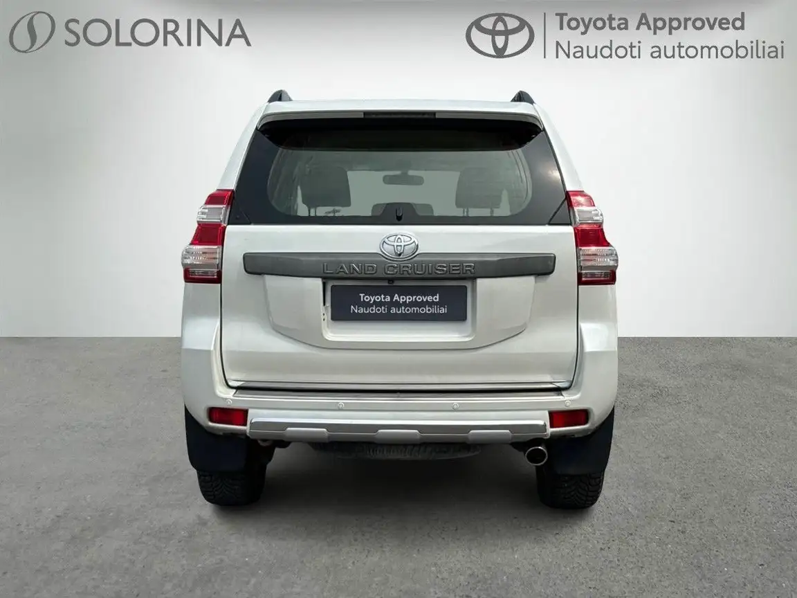 TOYOTA LAND CRUISER