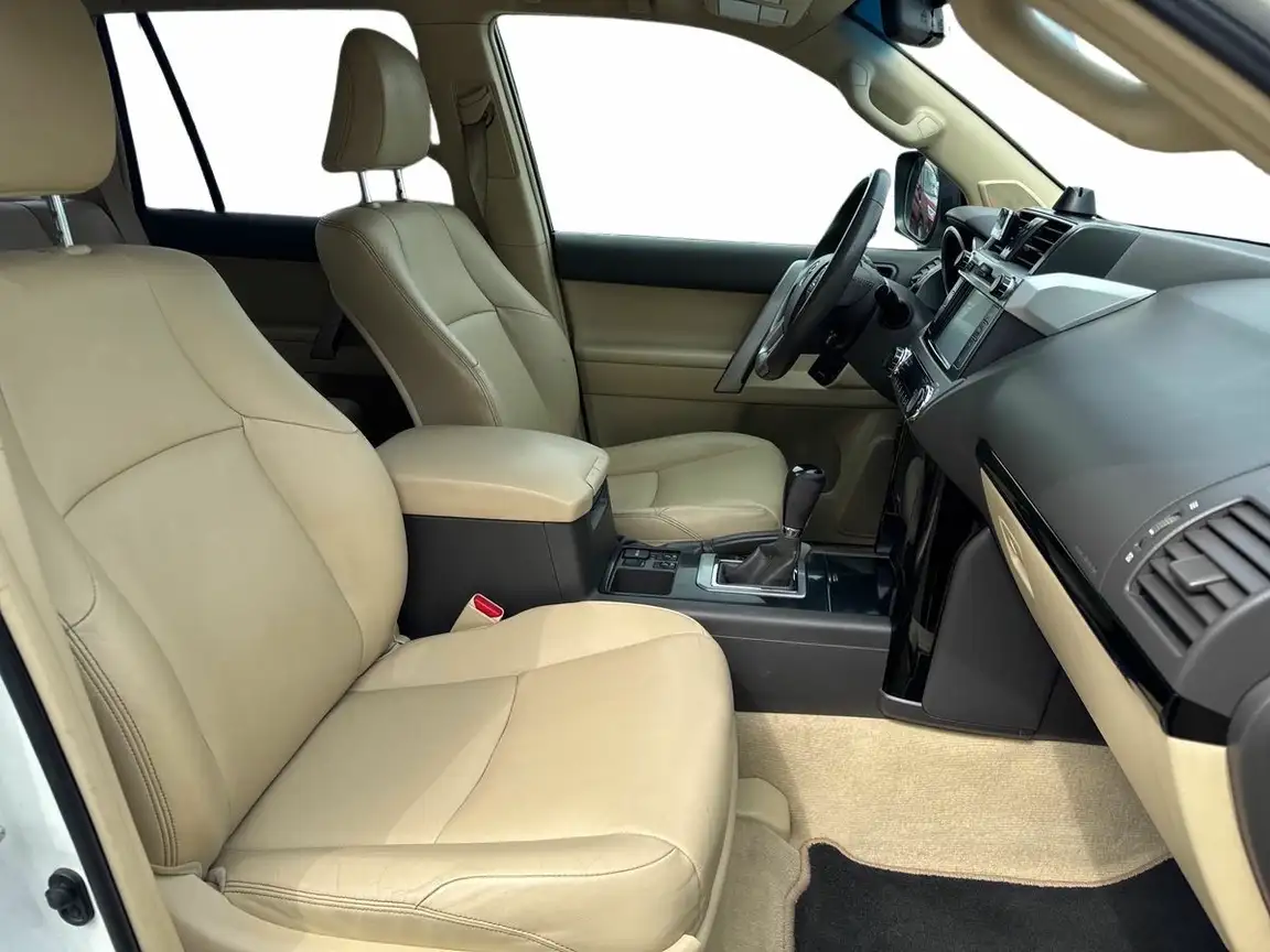 TOYOTA LAND CRUISER