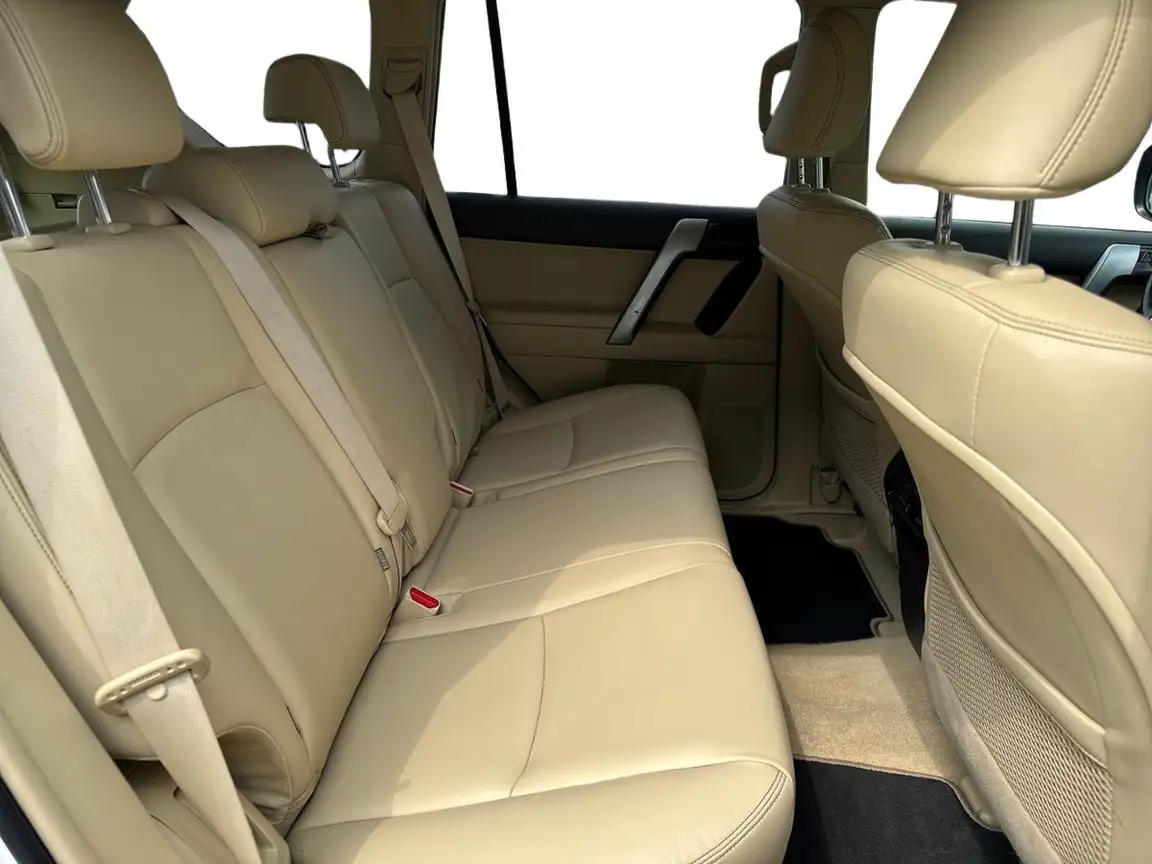 TOYOTA LAND CRUISER