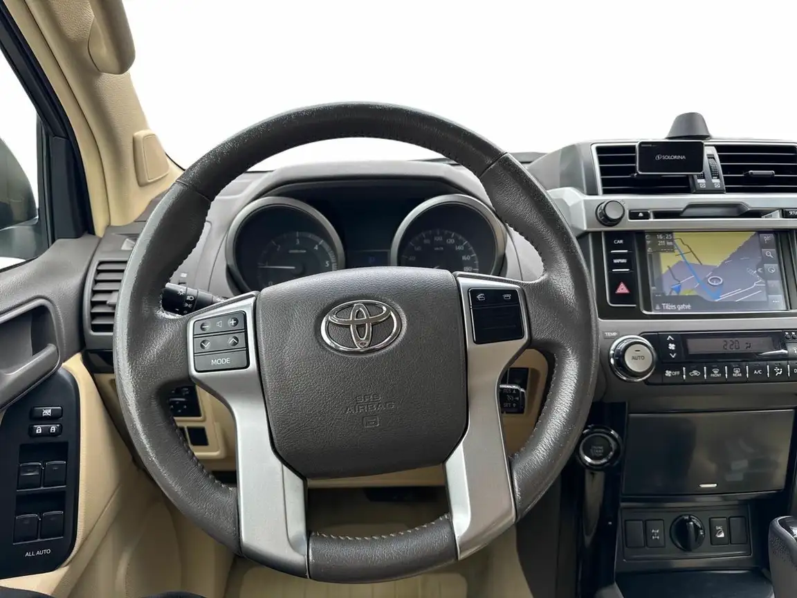 TOYOTA LAND CRUISER