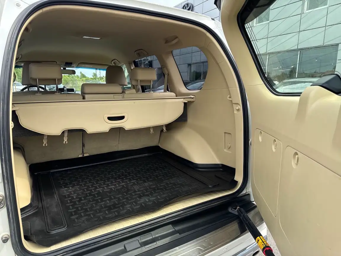 TOYOTA LAND CRUISER