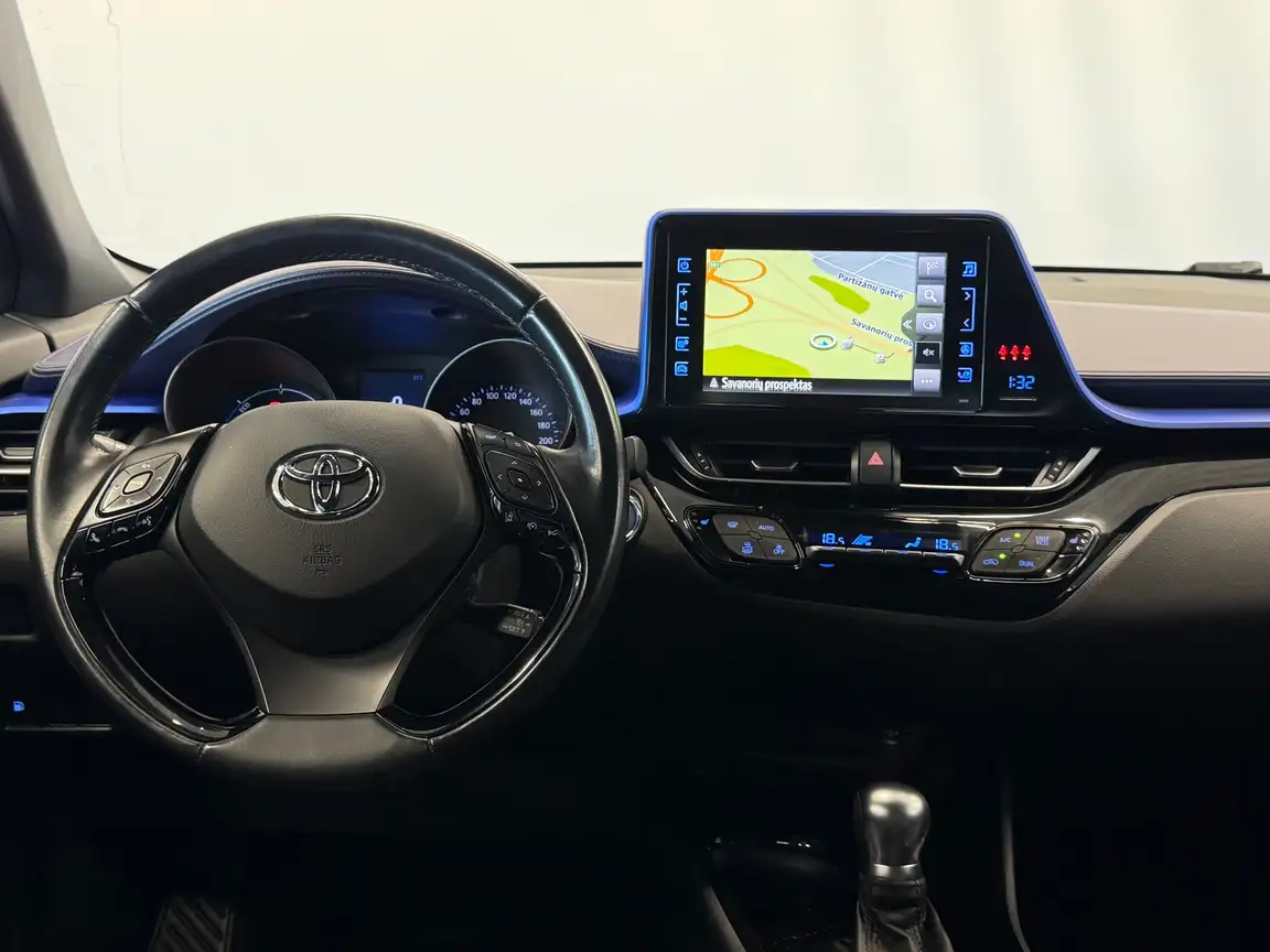 TOYOTA C-HR