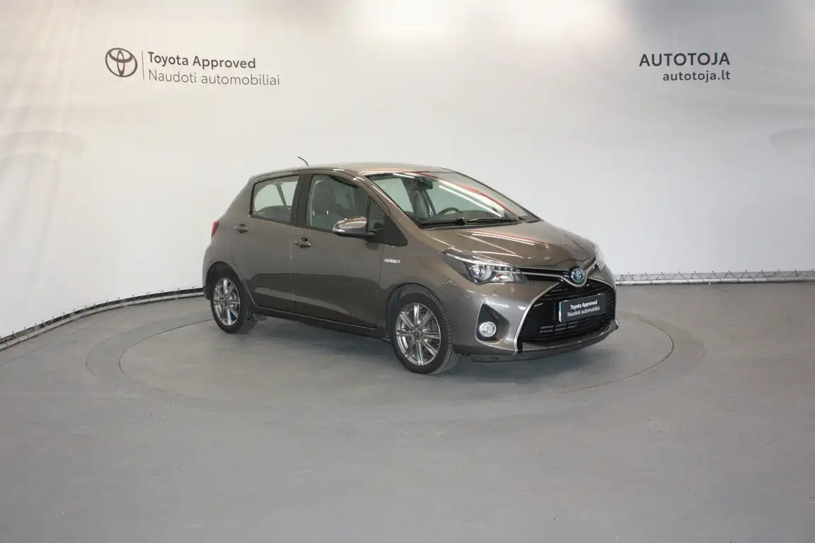 TOYOTA YARIS