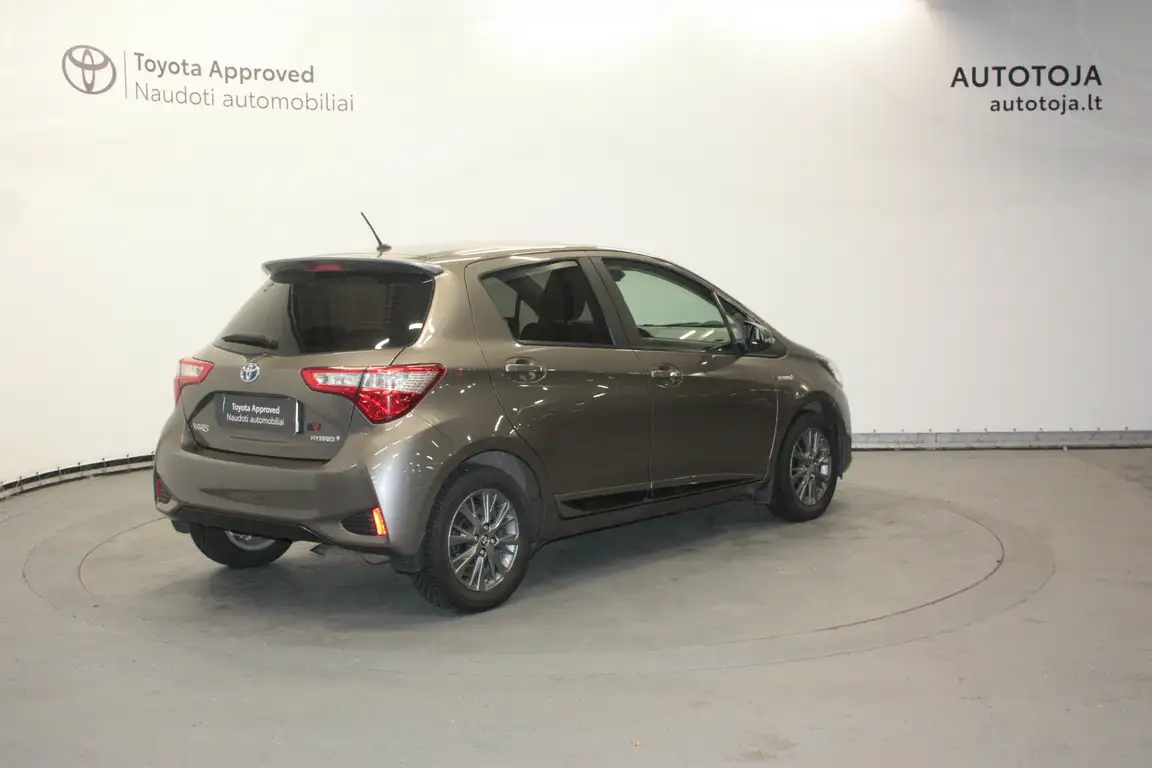 TOYOTA YARIS