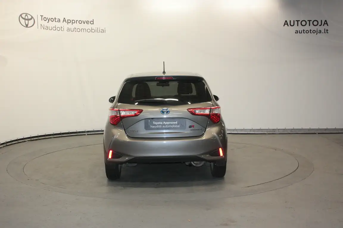 TOYOTA YARIS
