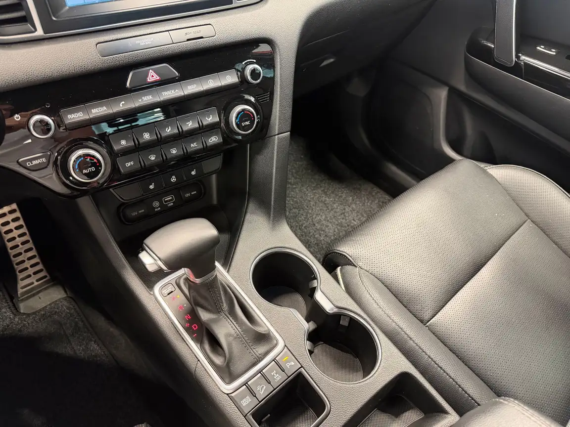 KIA SPORTAGE