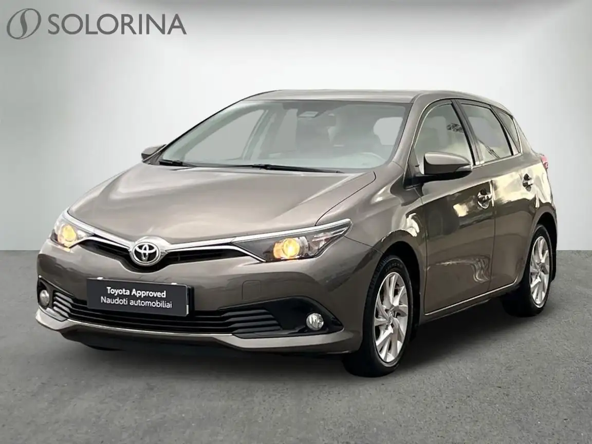 TOYOTA AURIS