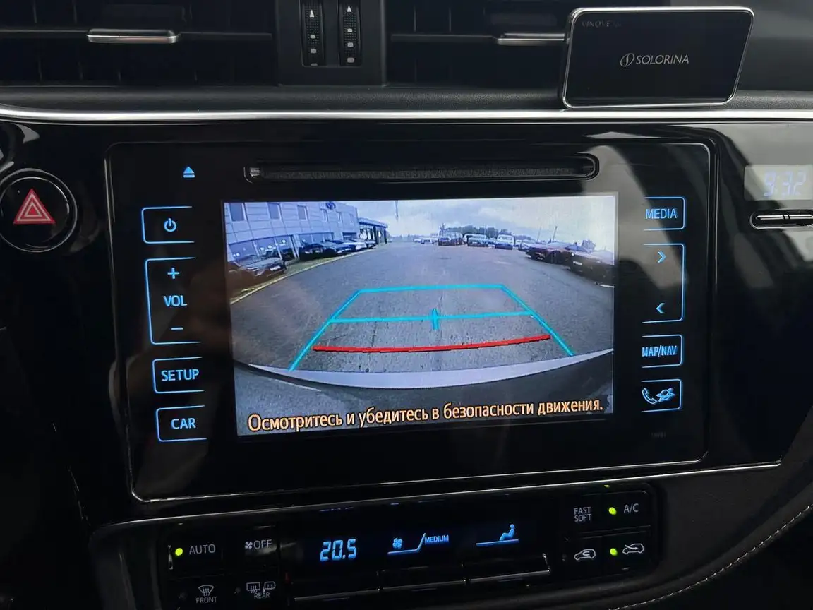 TOYOTA AURIS