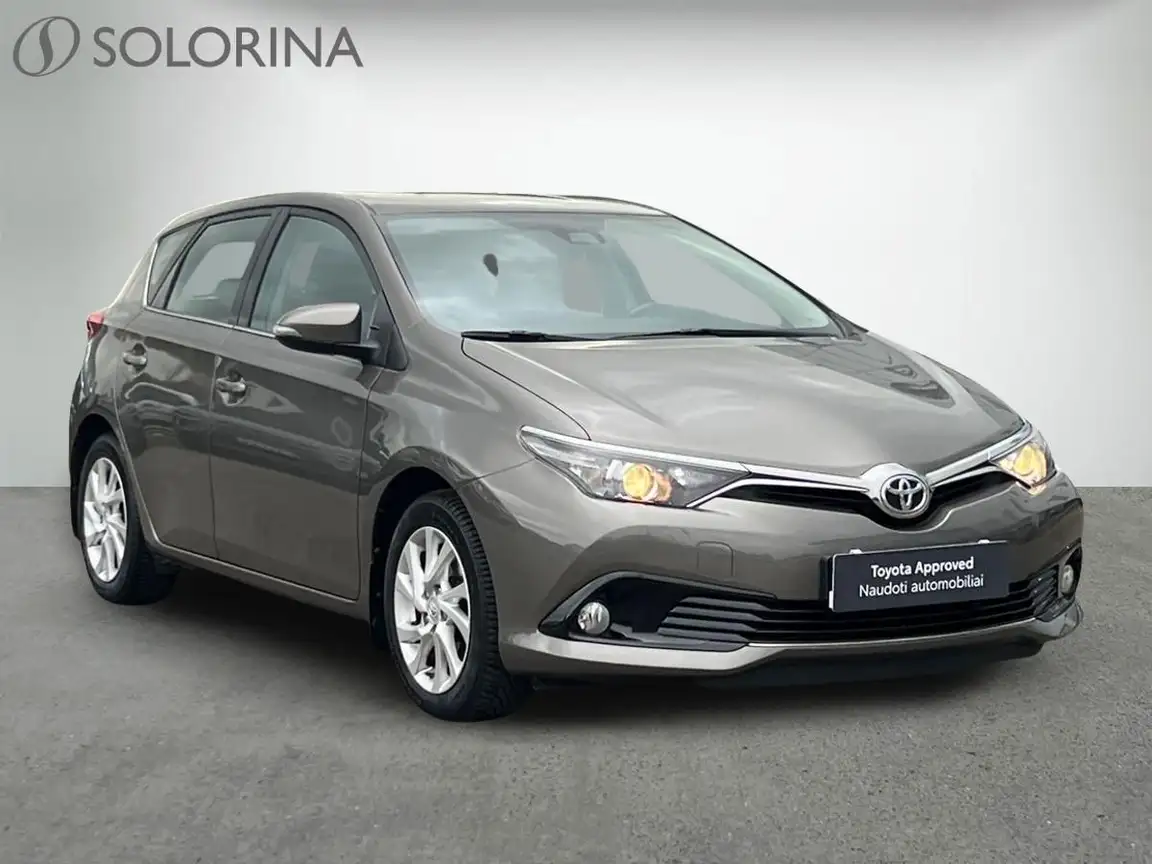 TOYOTA AURIS