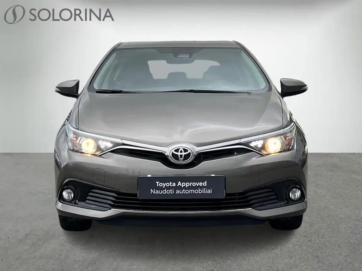 TOYOTA AURIS