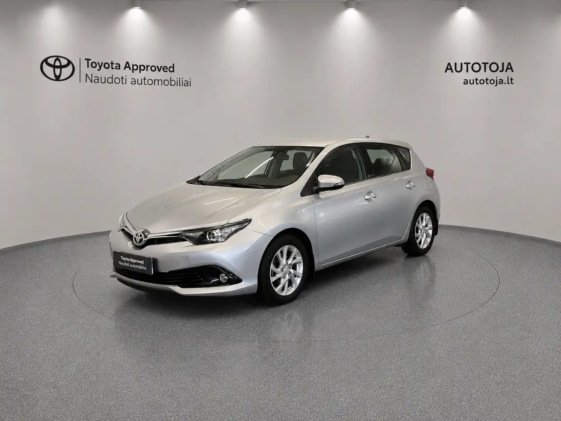 TOYOTA AURIS