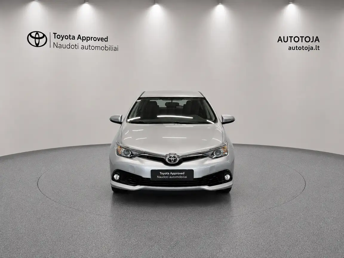 TOYOTA AURIS