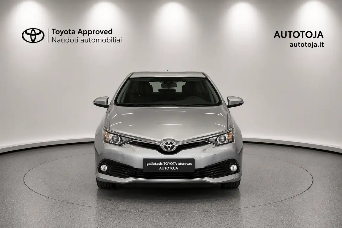 TOYOTA AURIS
