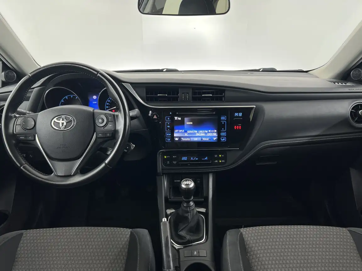 TOYOTA AURIS
