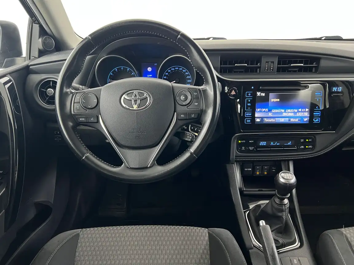 TOYOTA AURIS
