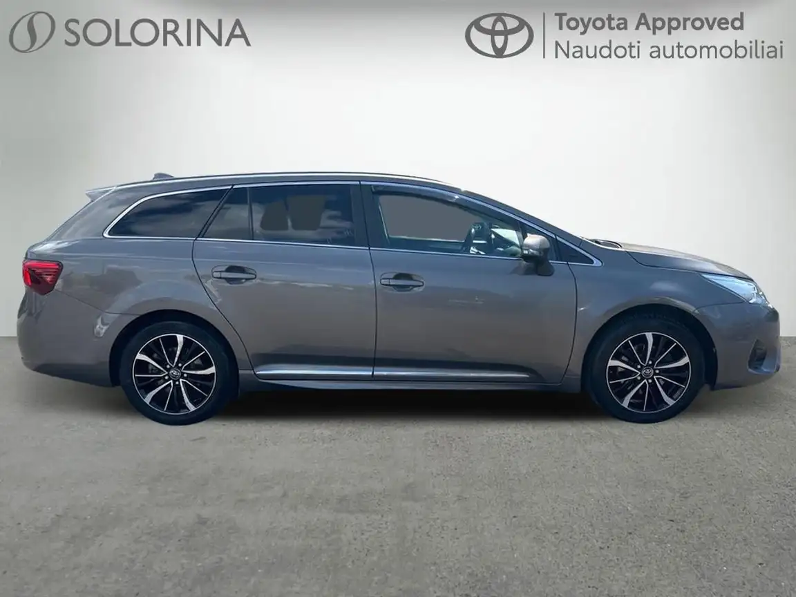 TOYOTA AVENSIS