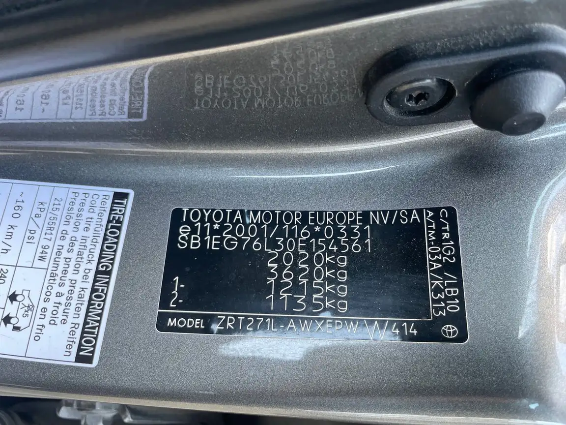 TOYOTA AVENSIS