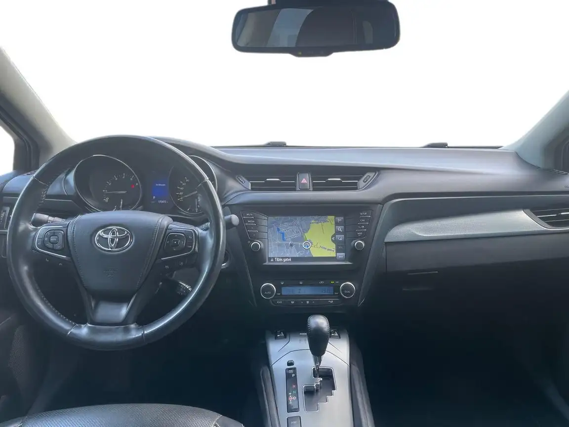 TOYOTA AVENSIS