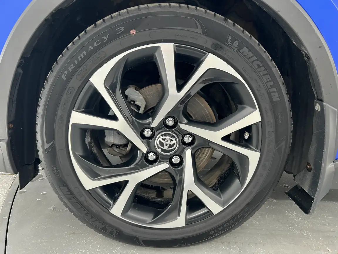 TOYOTA C-HR
