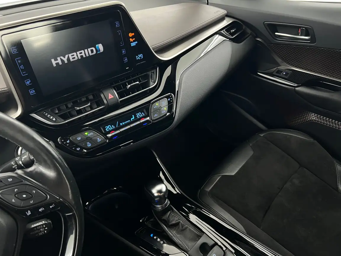 TOYOTA C-HR