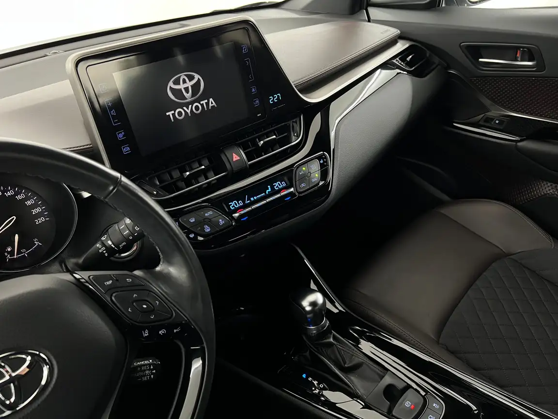 TOYOTA C-HR