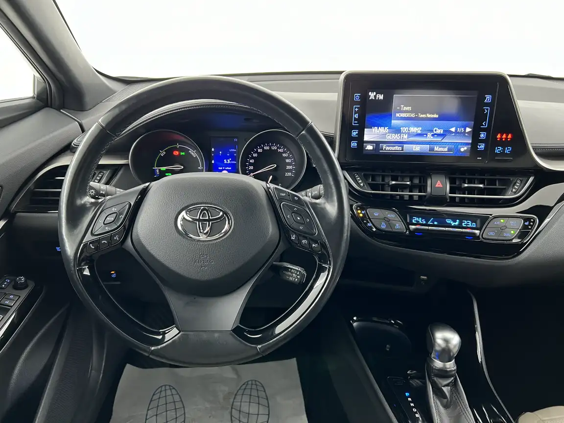 TOYOTA C-HR