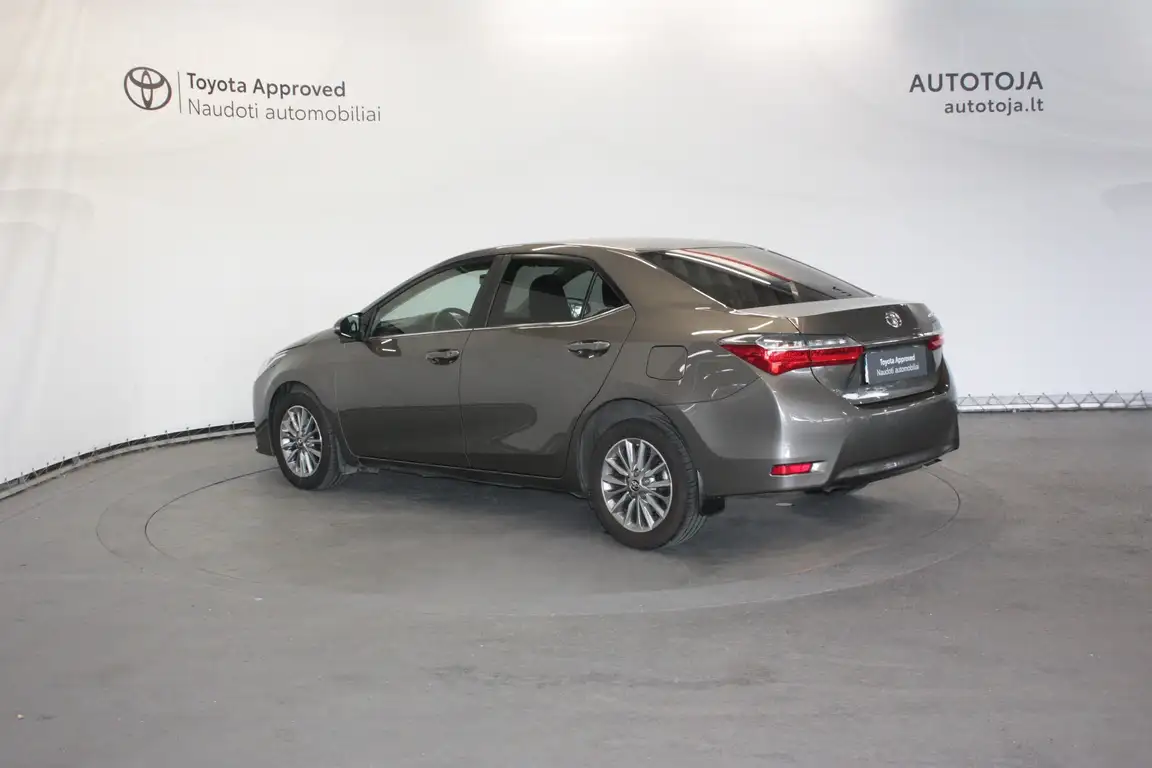 TOYOTA COROLLA