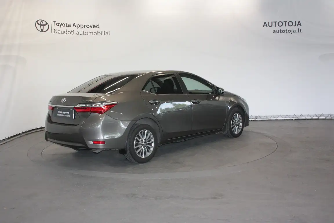 TOYOTA COROLLA