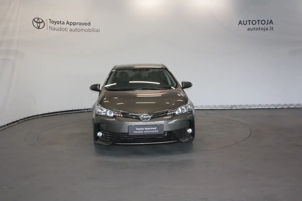 TOYOTA COROLLA