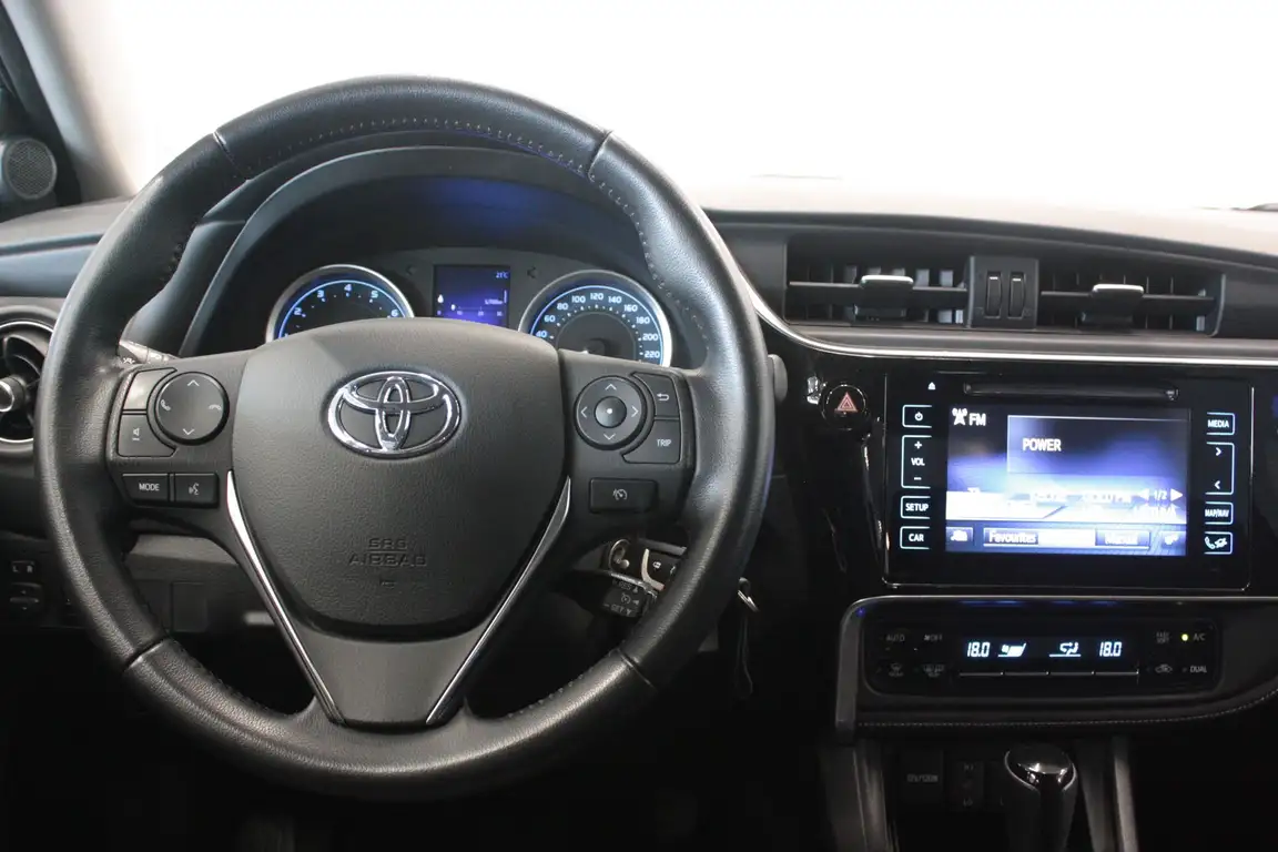 TOYOTA COROLLA