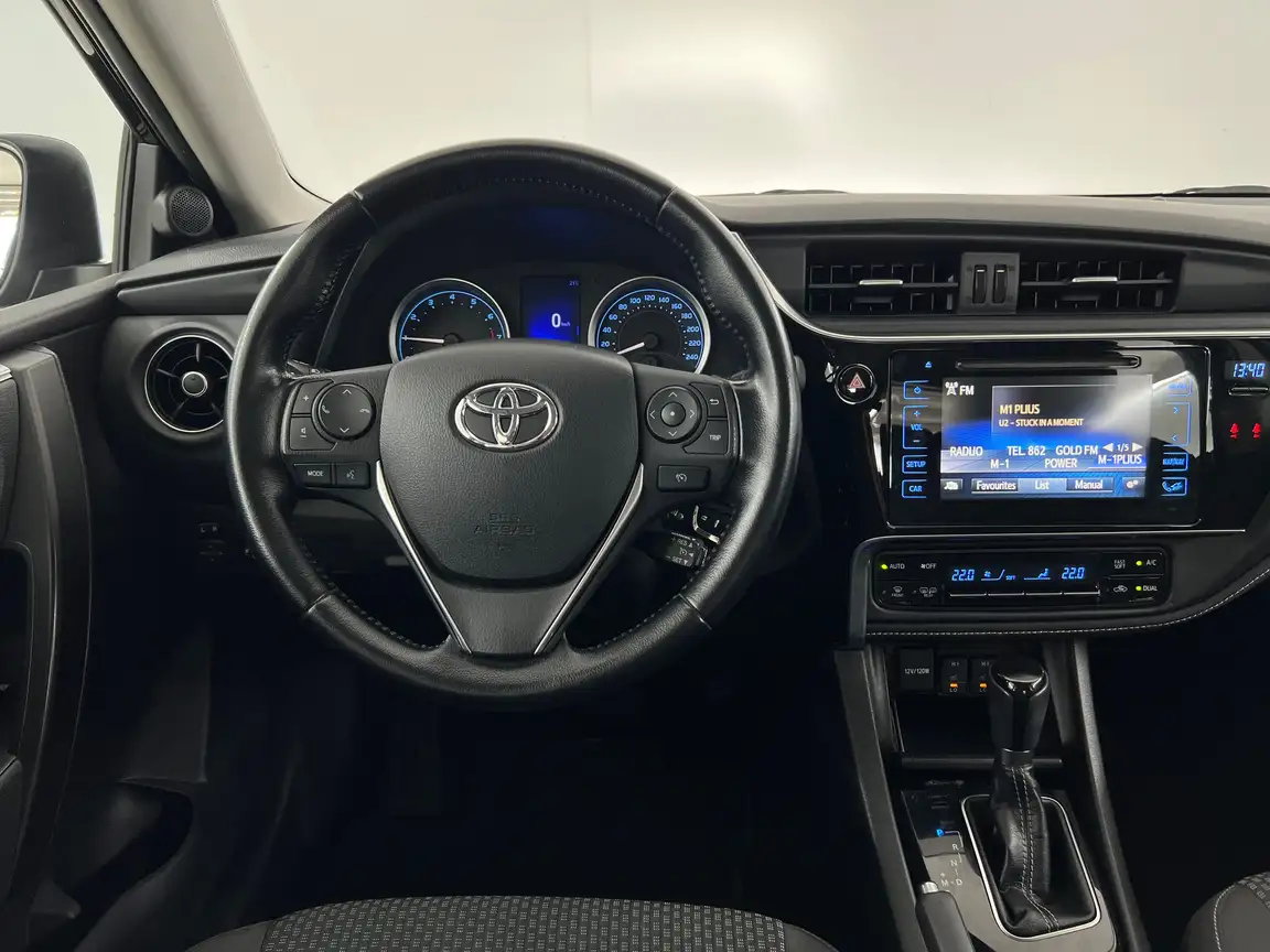 TOYOTA COROLLA