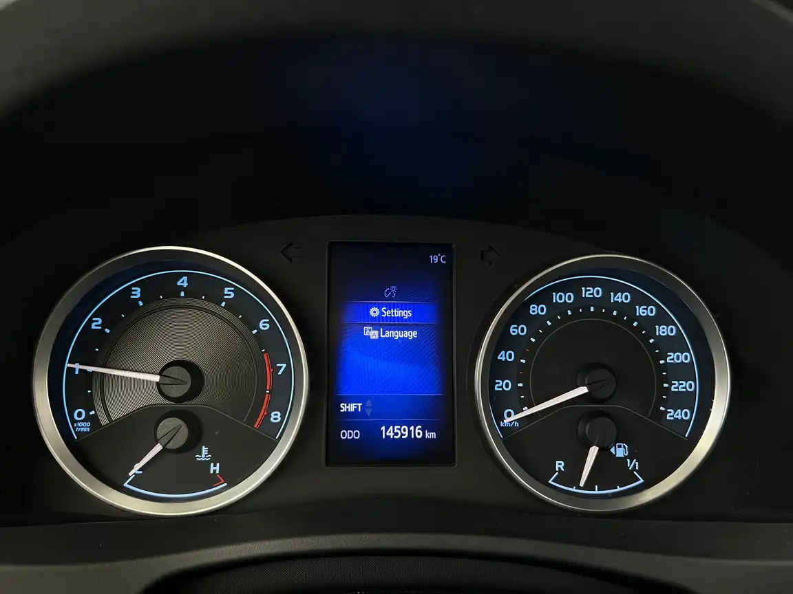 TOYOTA COROLLA