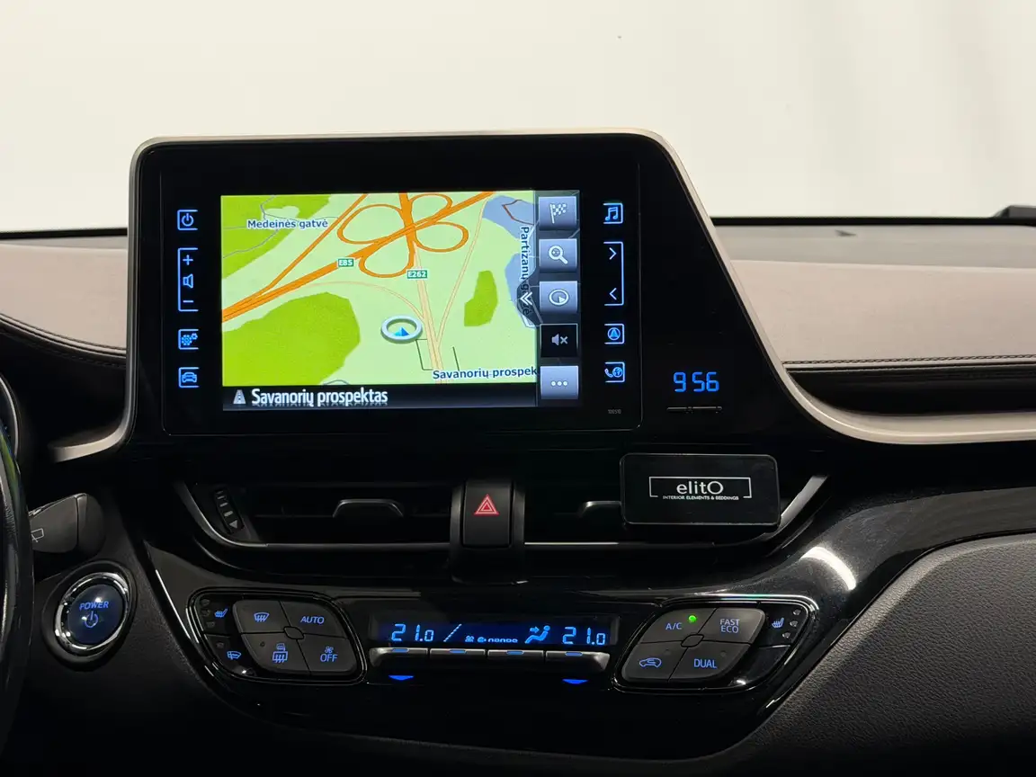 TOYOTA C-HR