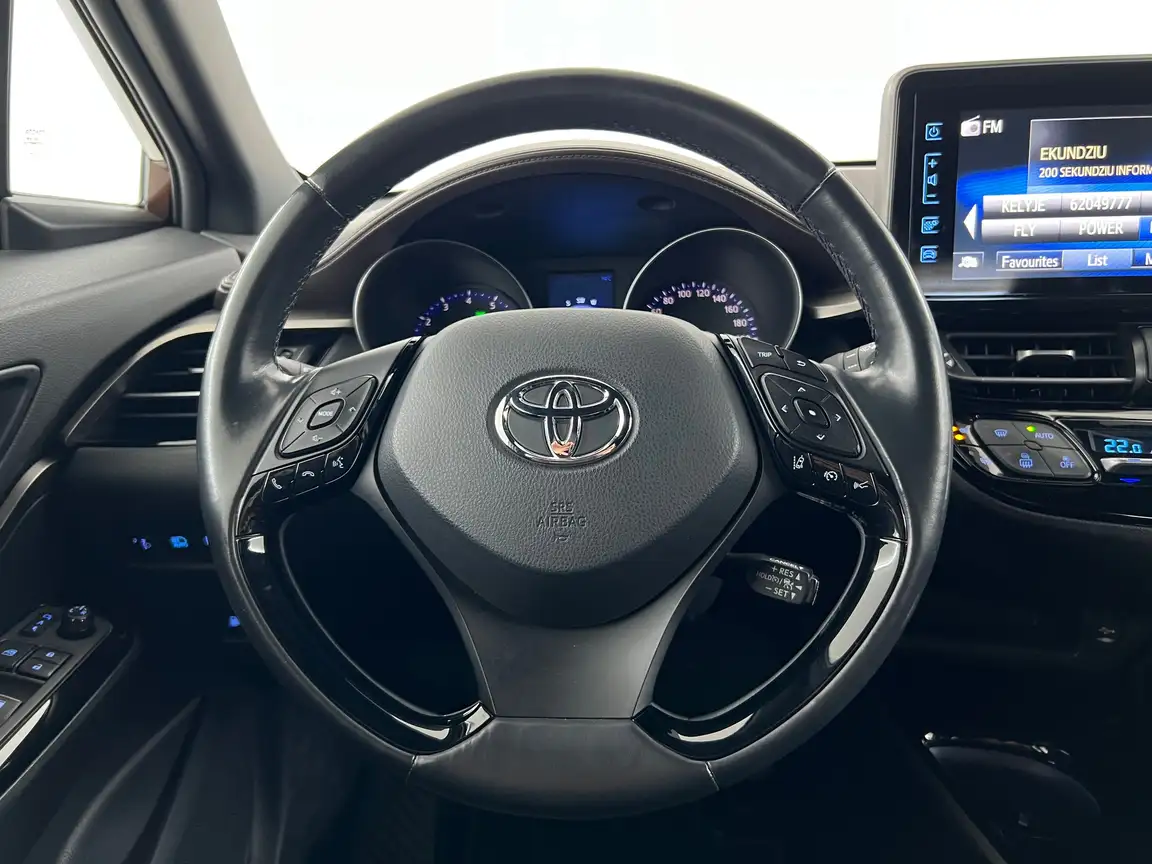 TOYOTA C-HR