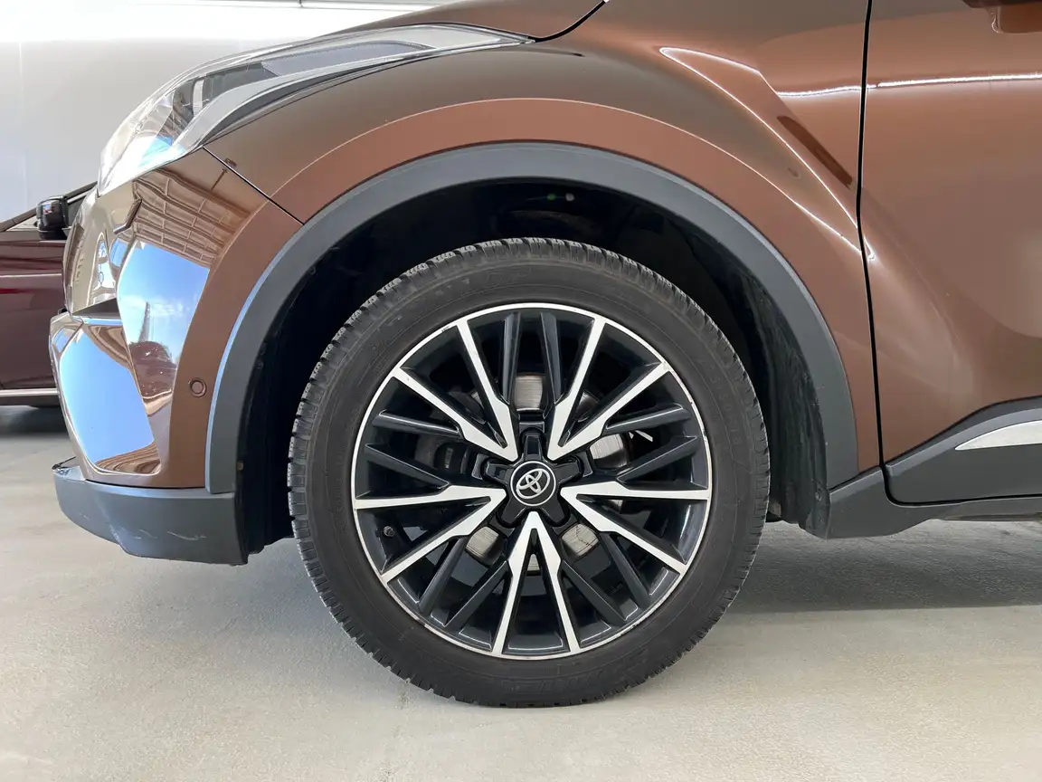 TOYOTA C-HR