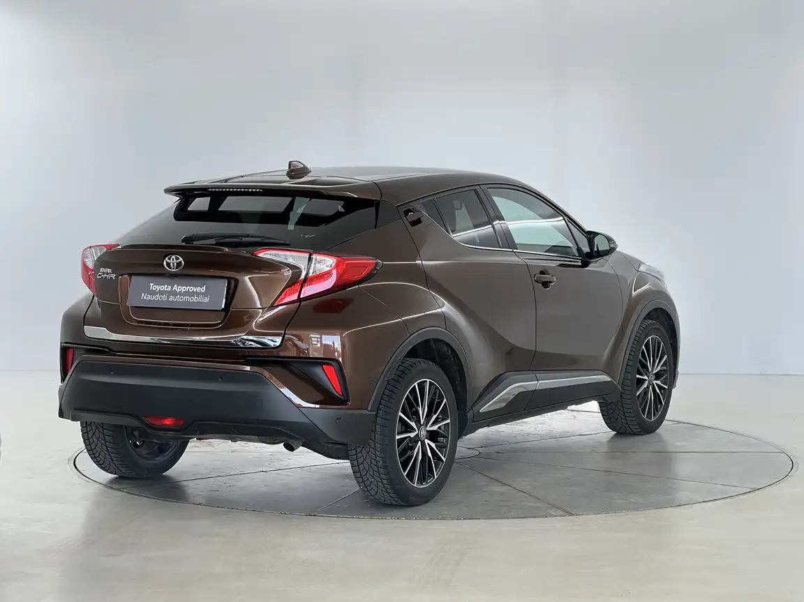 TOYOTA C-HR