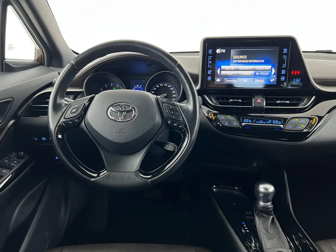 TOYOTA C-HR