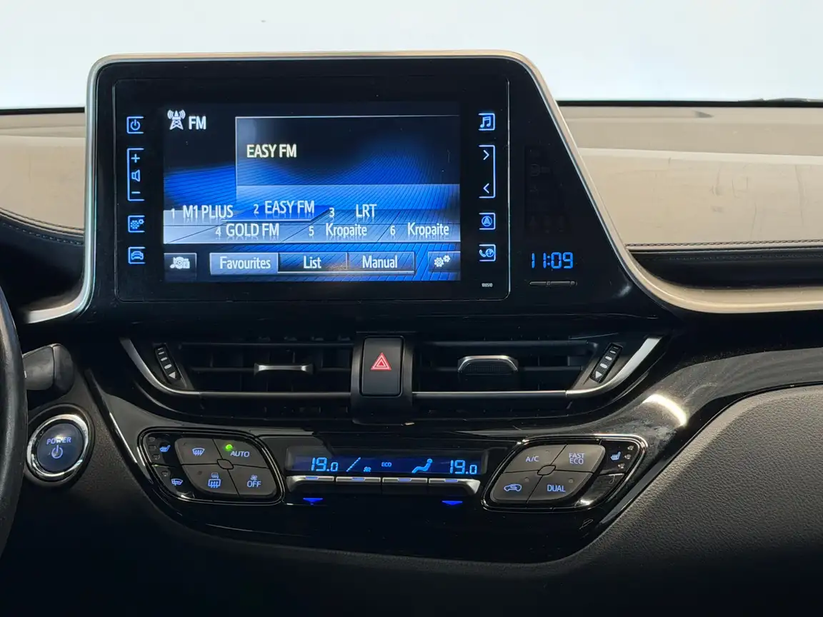 TOYOTA C-HR