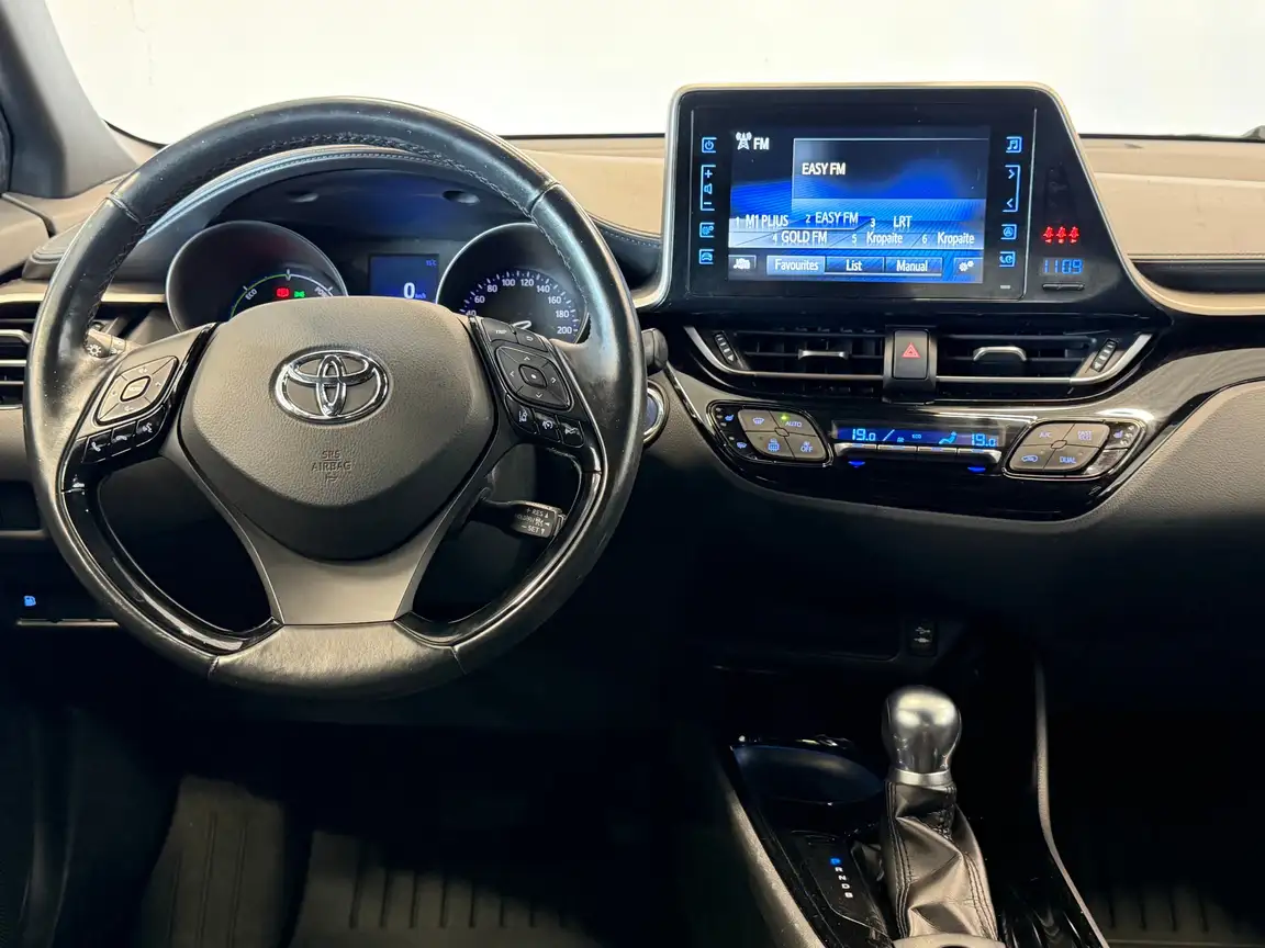 TOYOTA C-HR